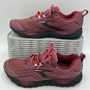 Brooks Cascadia 15 Trail Running Shoes Red Maroon Size Size 11.5 Medium